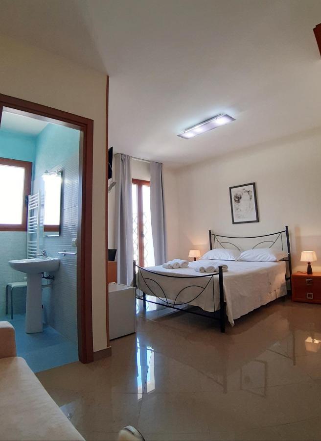 Bed and Breakfast Domus Salentina Leverano Exterior foto