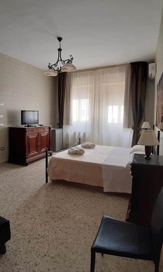 Bed and Breakfast Domus Salentina Leverano Exterior foto