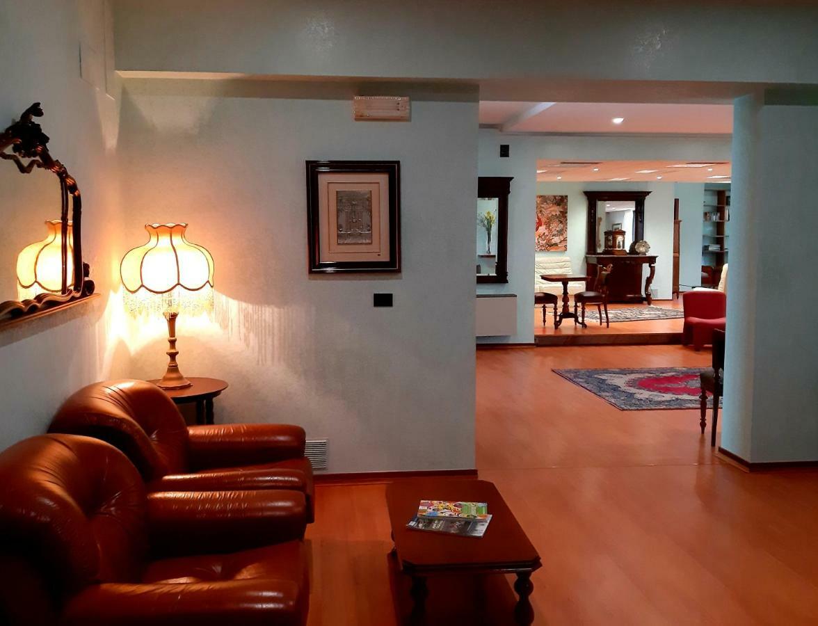 Bed and Breakfast Domus Salentina Leverano Exterior foto