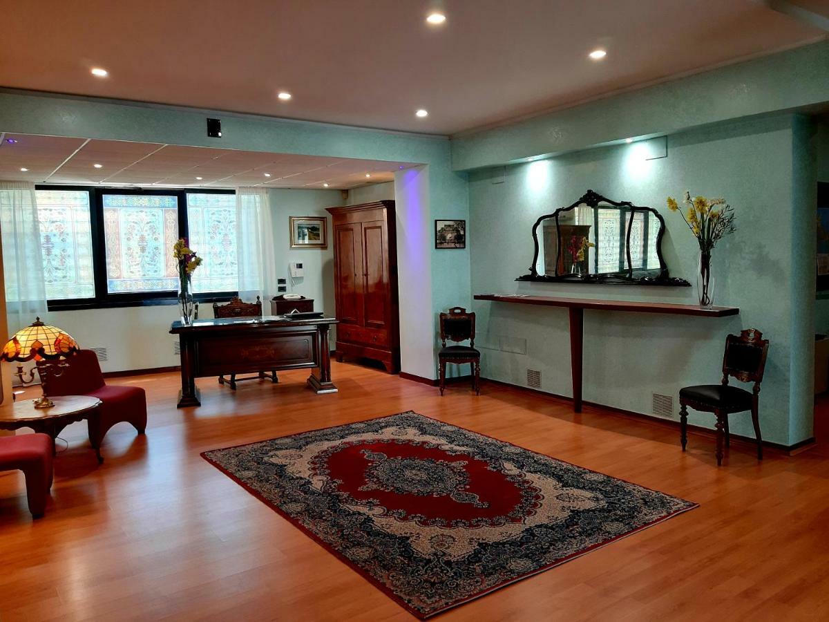 Bed and Breakfast Domus Salentina Leverano Exterior foto