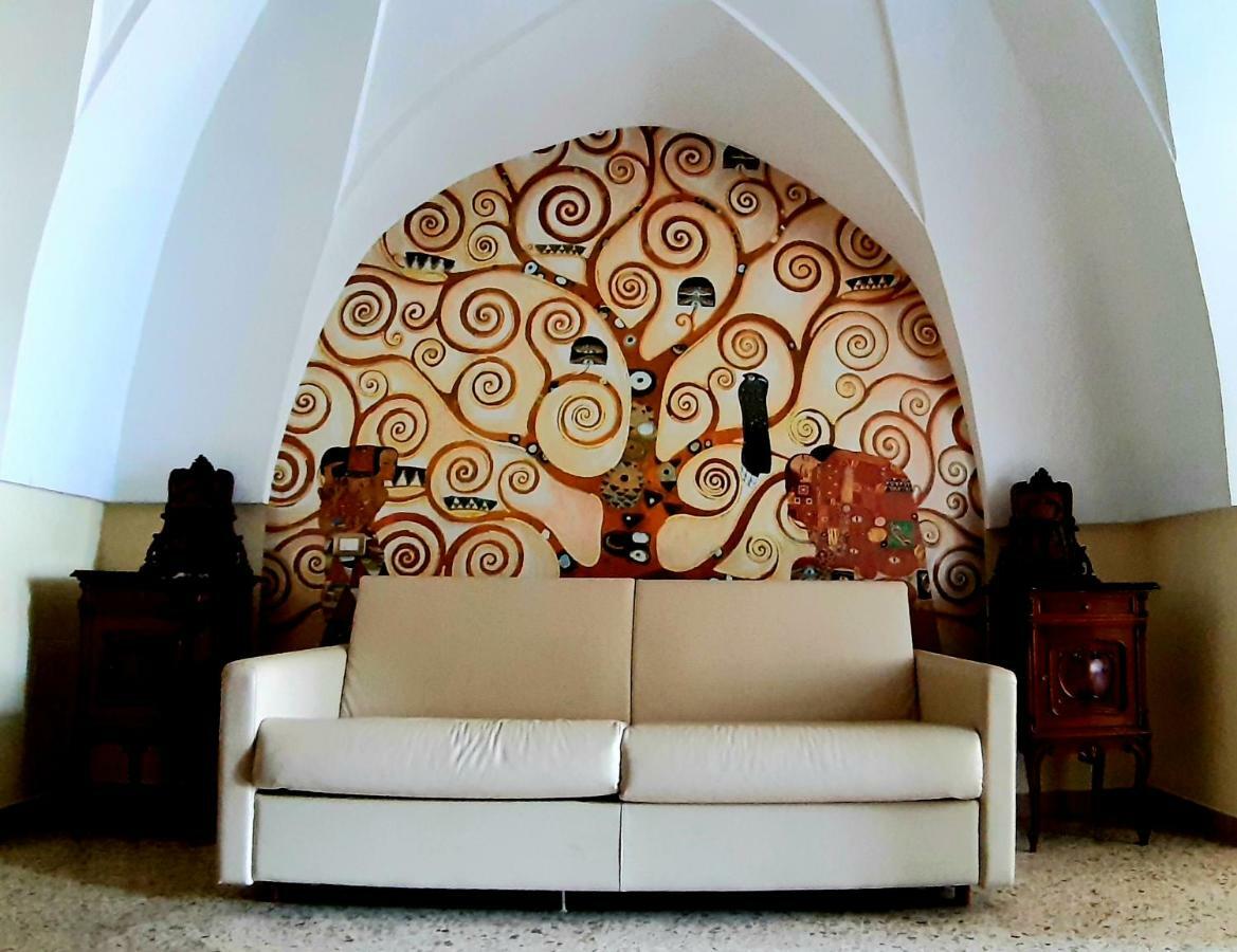 Bed and Breakfast Domus Salentina Leverano Exterior foto