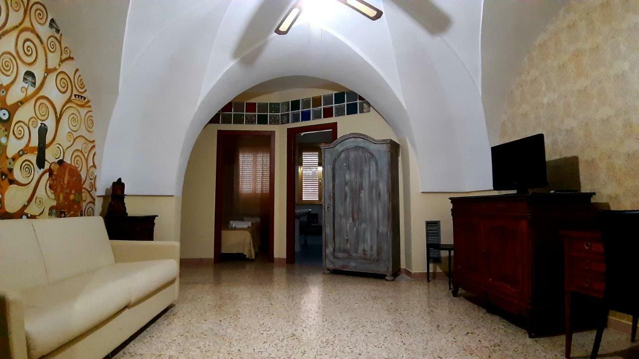 Bed and Breakfast Domus Salentina Leverano Exterior foto